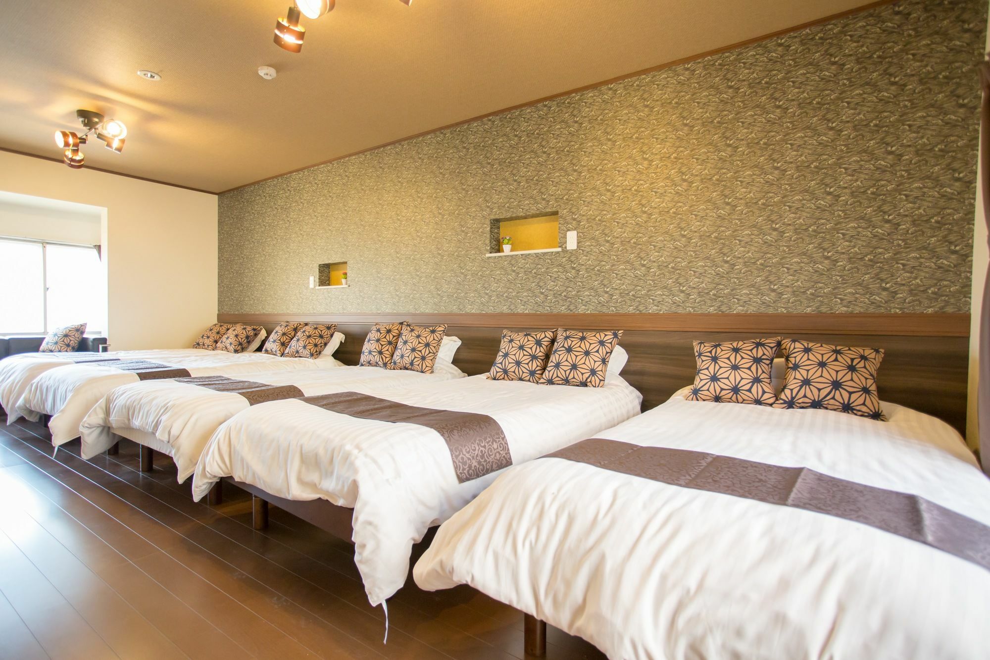Apapane Nijo Guest House เกียวโต ภายนอก รูปภาพ